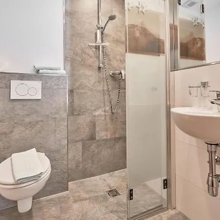 בית הארחה Gaestehaus Judith 2*
